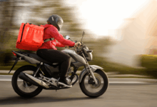 Enquanto o food service discute taxas de delivery, o verdadeiro risco está na disputa por gente